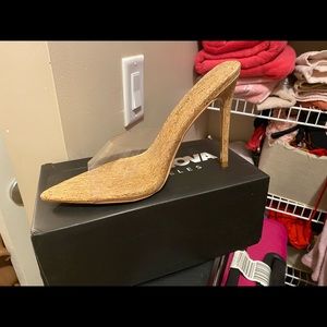 Cleaning out my closet ❤️